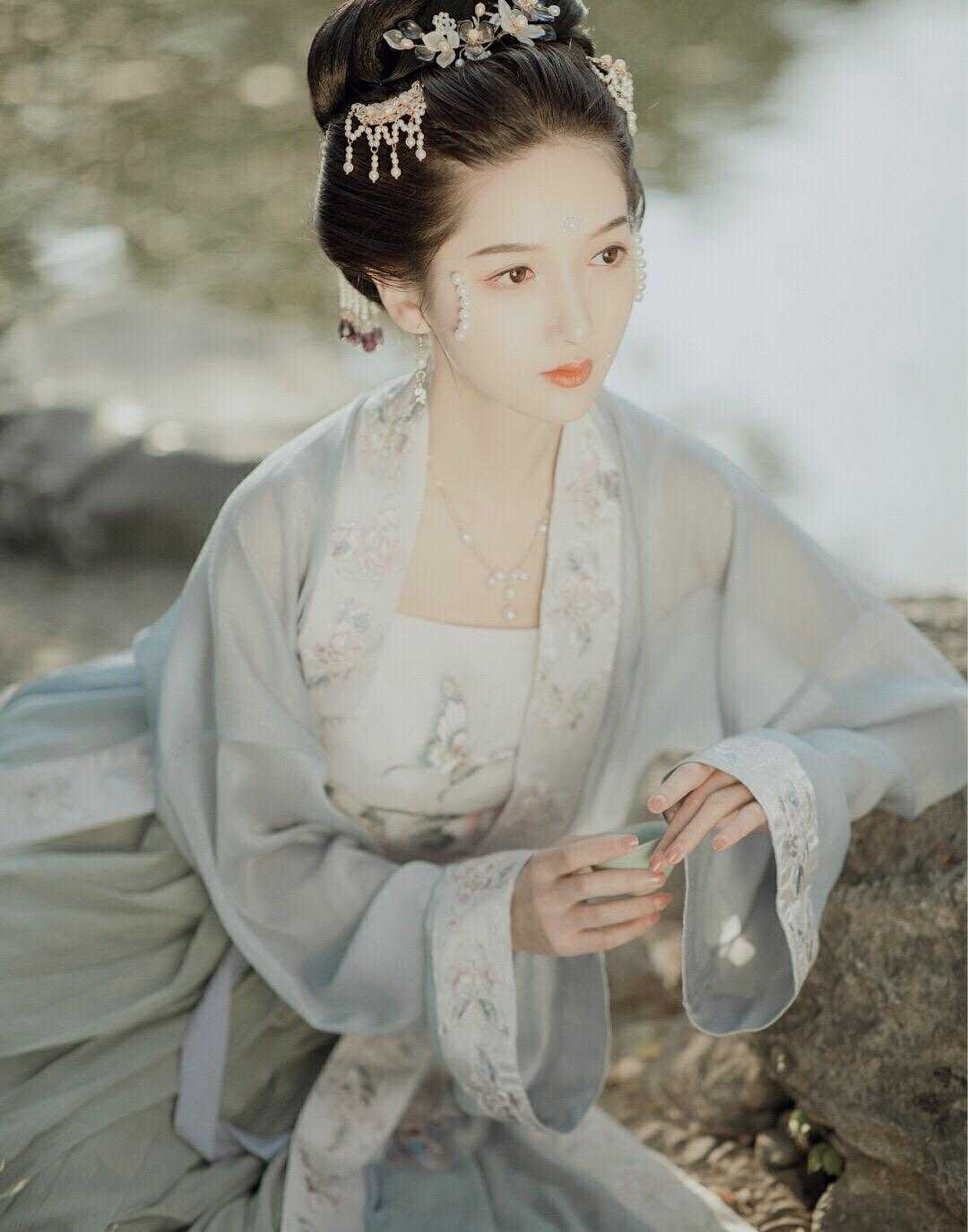 花零叶落两不见章节