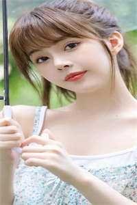 逃出囚笼归来，她将世子踢下神坛小说免费