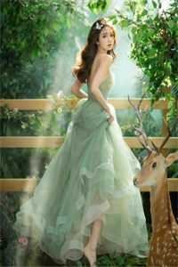 逃出囚笼归来，她将世子踢下神坛柳月娥苏微雨结局+番外