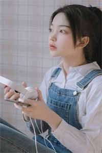 看见弹幕后，我送狗皇帝和白月光归西小说在线阅读免费