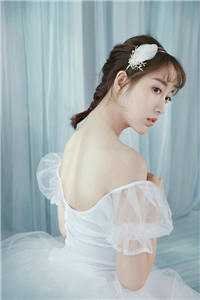 陪他东山再起后，他把婚戒给了小白花火爆小说